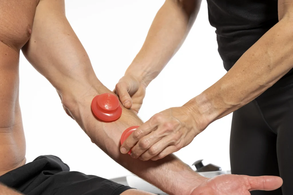 ROCKTAPE_RockPods_Glide_PouchFront_dynamic-cupping-set-tissue-mobilization_Bangkok_Thailand_RockPodsGlide_Product_Demonstration_Education_StudioApplication_23_220126